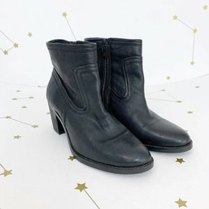 Arturo Chiang • Leather Western Heeled Booties